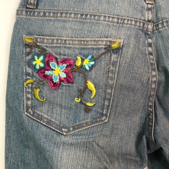 GAP LOW RISE CROPPED STRECH FLORAL EMBROIDERED BLUE WASHED SIZE 8 - Picture 7 of 9